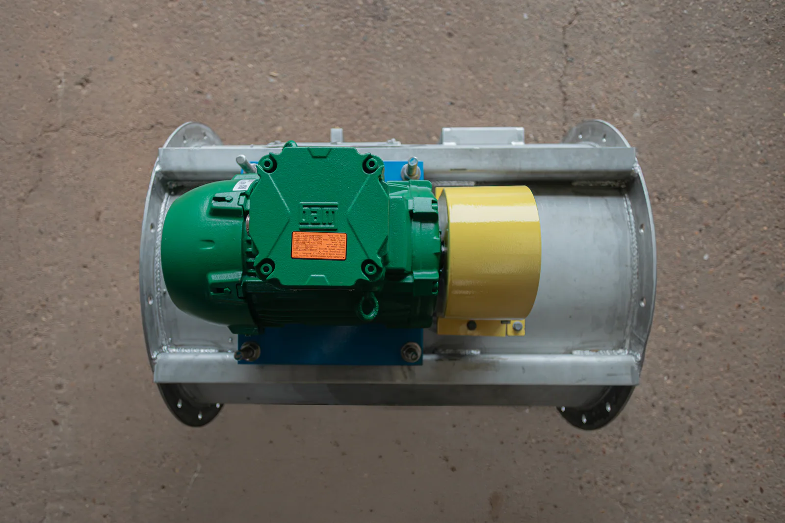Conjunto de acionamento de ventilador axial